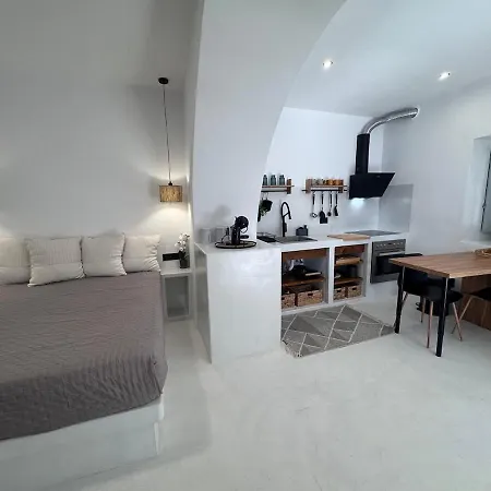 M Petite شقة إيوس خورا