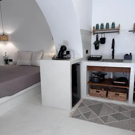 M Petite * إيوس خورا